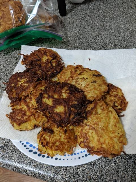 latkes.jpg latkes.jpg